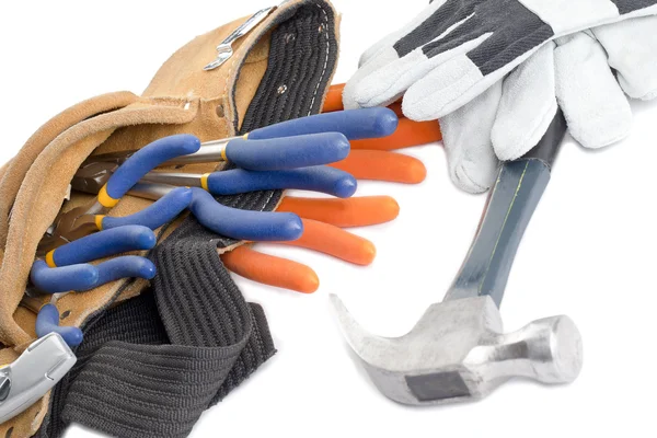 Cinturón de herramientas con martillo y guantes — Foto de Stock