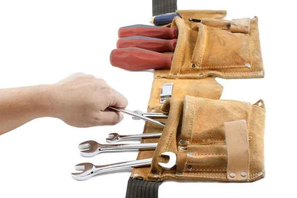 Cinto de ferramentas com chave de fendas e chave de fenda — Fotografia de Stock