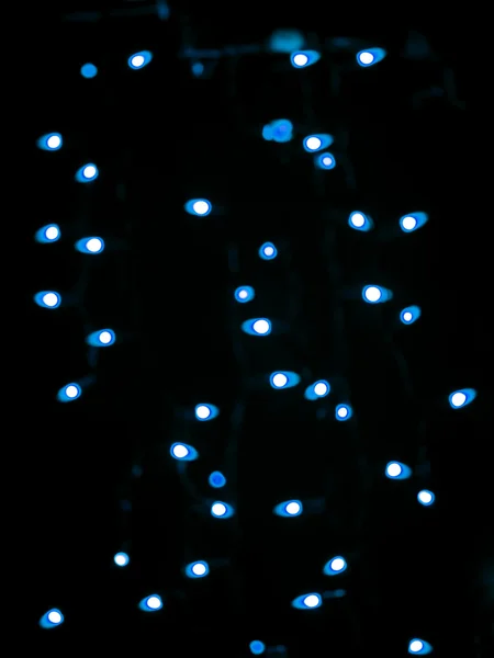 Vista sfocata di luci al neon blu Halloween — Foto Stock
