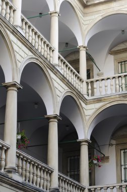 İtalyan avlusu (Palace Kornyakta)