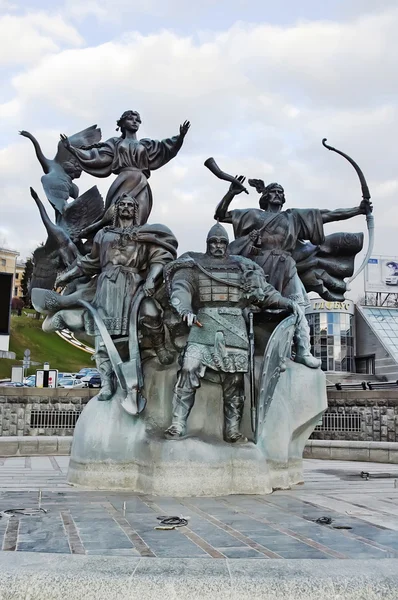 Monumento aos fundadores de Kiev — Fotografia de Stock