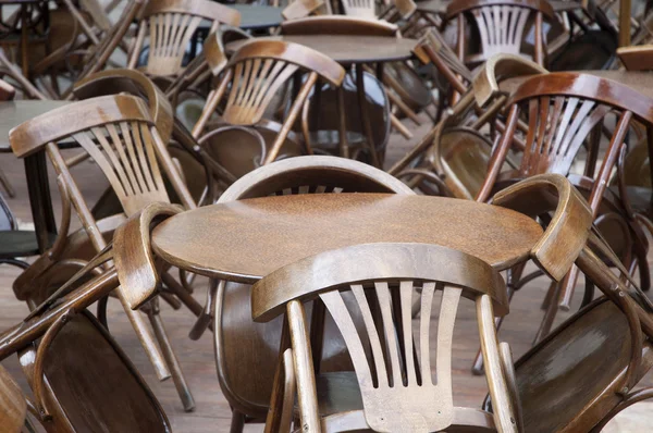 Mesas e cadeiras — Fotografia de Stock
