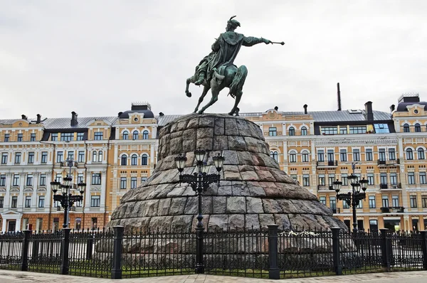 Monumentet till bogdan Chmelnitskij — Stockfoto