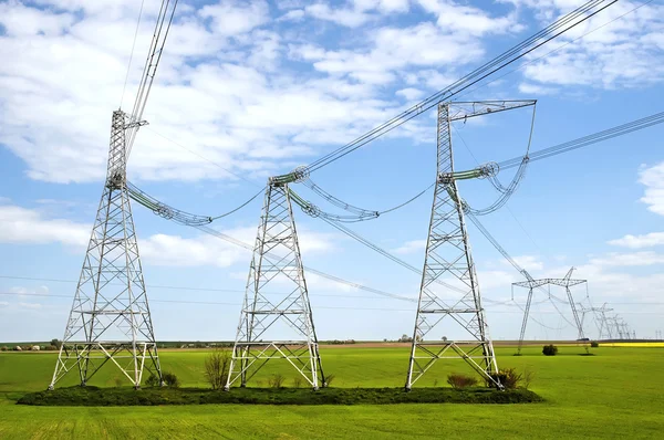 Electric transmission line — Stock Photo, Image