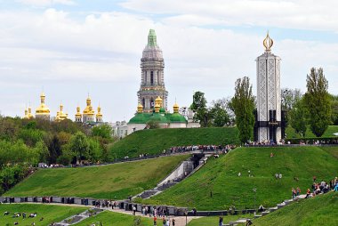 glorie park en groot lavra bell tower