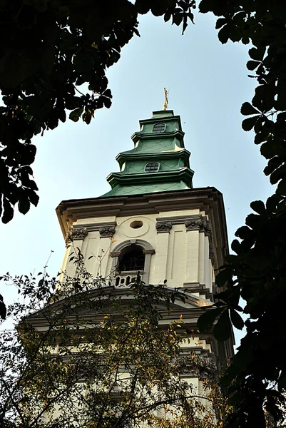 Башта католицький кафедральний собор у Тернополі — стокове фото