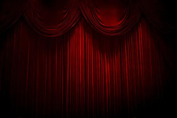 Rood fluweel theater podiumgordijnen — Stockfoto