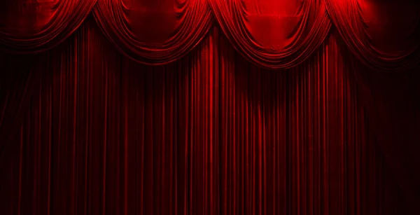 赤いベルベットの段階演劇カーテン ストック画像