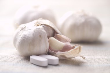 Garlic pills clipart