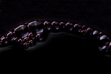 baloncuklar bardak kırmızı şarap