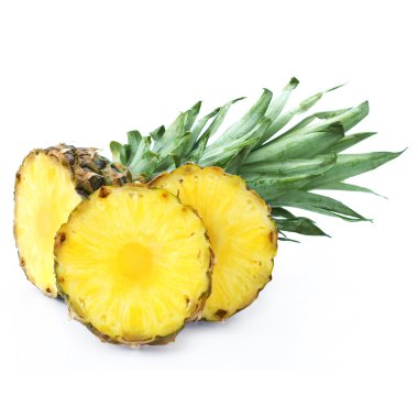 gür yeşil yaprakları ile olgun ananas