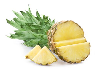 gür yeşil yaprakları ile olgun ananas