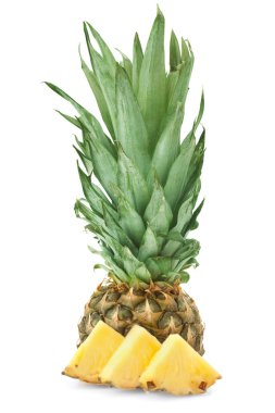 gür yeşil yaprakları ile olgun ananas