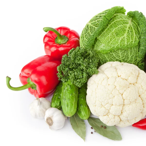 Sammansättning med mängd rå färska ekologiska grönsaker — Stockfoto