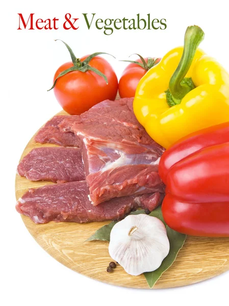 Verse rauwe vlees en groenten — Stockfoto