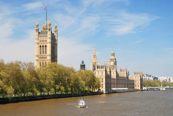 Huizen van het Parlement op de rivier de thames, Londen — Stockfoto