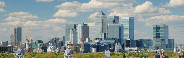 London stad met canary wharf vanaf greenwich — Stockfoto