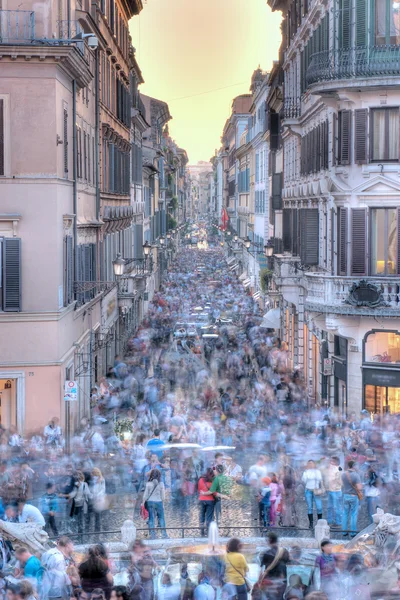Via condotti, roma, von der Piazza di Spagna lizenzfreie Stockfotos