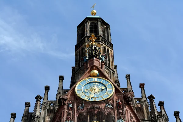 Kyrkan - frauenkirche i Nürnberg — Stockfoto