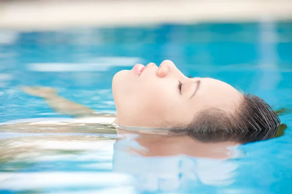Relaxing in the water — Stock Photo, Image
