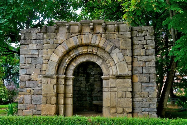 bir kilise, jaca kapak