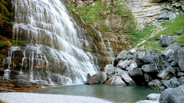 Horsetail (Cola de Caballo) waterfall — Stock Photo, Image