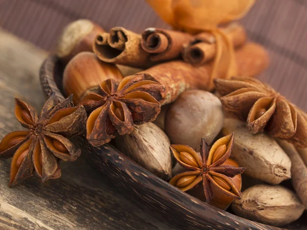 Anise with almonds and cinnamon — Stock Photo, Image