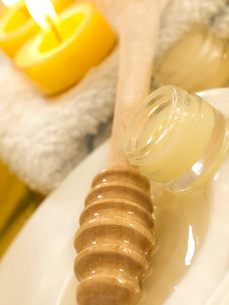 蜂蜜の作られた化粧品 — ストック写真