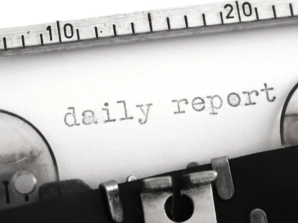 Daily report on the typewriter — Stock Photo, Image
