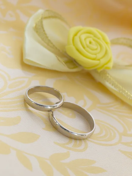 Wedding arrangement into yellow — Zdjęcie stockowe