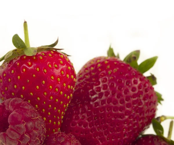 红色水果、 草莓、 覆盆子的混合物 — 图库照片