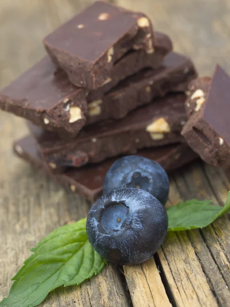 Chocolate bars with blueberries — Stock Photo, Image