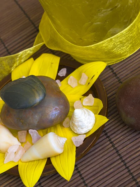 Yellow and brown spa arrangement — Stock Photo, Image