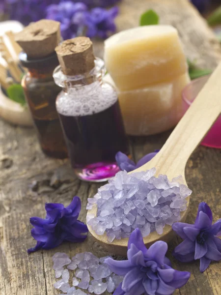 Purple bathing salt — Stock Photo, Image