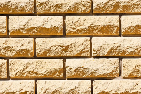 Inactiviteit ragged muur van bakstenen — Stockfoto