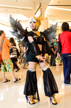 Bangkok - Ağustos 26: Japonya festa üzerinde Ağustos 26, siam paragon, bangkok, Tayland, 2012 2012 Bangkok'da bir Tanımlanamayan Japon anime cosplay poz.