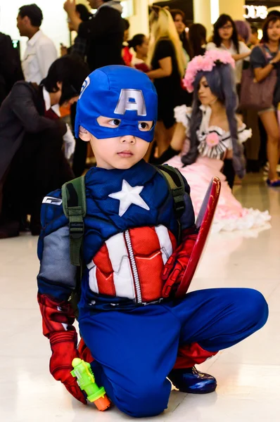 Bangkok - 26 août : Le cosplay Captain America pose au Japon Festa à Bangkok 2012 le 26 août 2012 au Siam Paragon, Bangkok, Thaïlande . — Photo