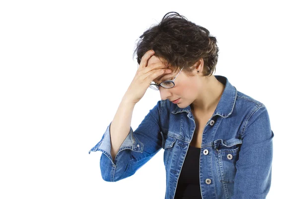 Atrakcyjna młoda kobieta ma bóle głowy — Zdjęcie stockowe