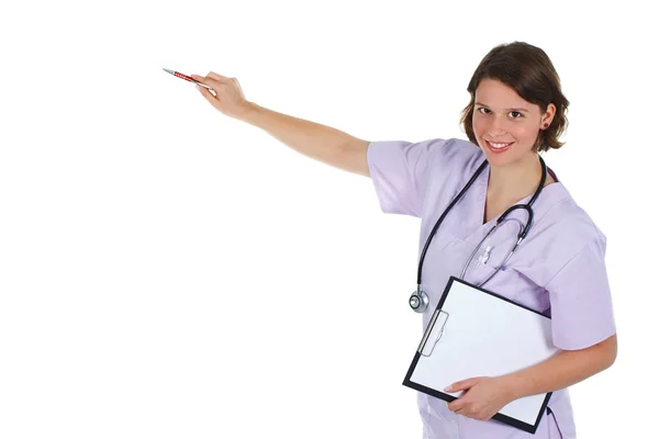 Doctora sosteniendo una carta y señalando con su pluma —  Fotos de Stock