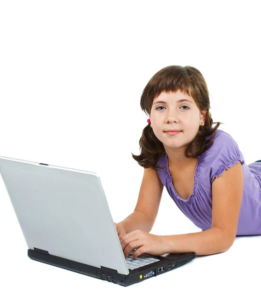 Dizüstü bilgisayar ile şirin kız — Stok fotoğraf