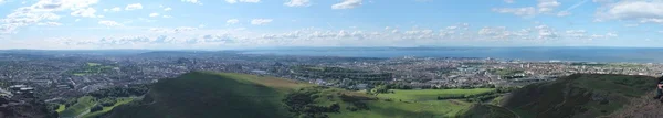 Panoramic photo of Edinburgh — Stock Photo, Image