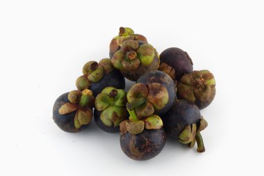 Beyaz arka planda mangosteen