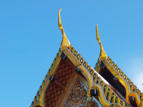 Buddhistiska kyrkans tak i templet — Stockfoto