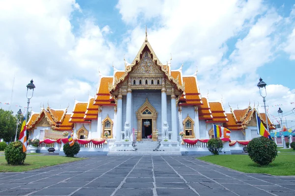 Wat benjamaborphit, Tempel in Bangkok, Thailand — Stockfoto