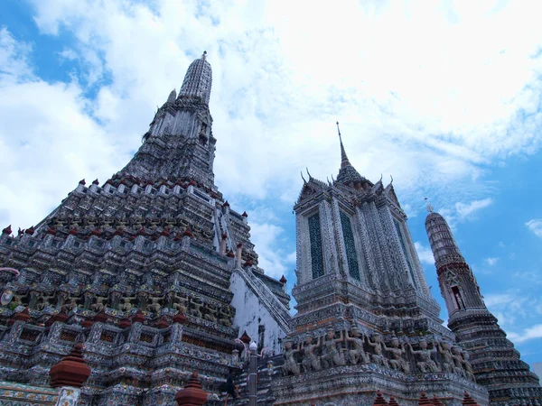 Templo antigo Wat Arun em Bangkok, Tailândia — Fotografia de Stock