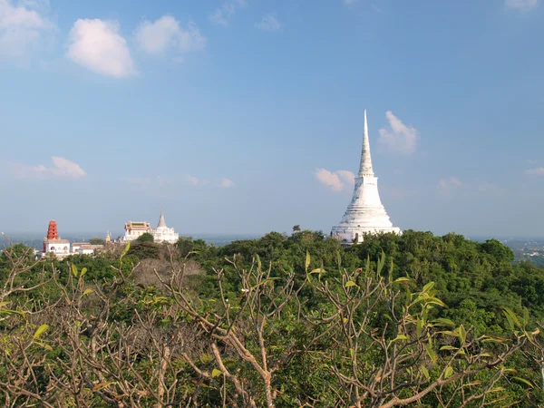 Vista del templo Maha Samanaram en Petchburi, Tailandia —  Fotos de Stock