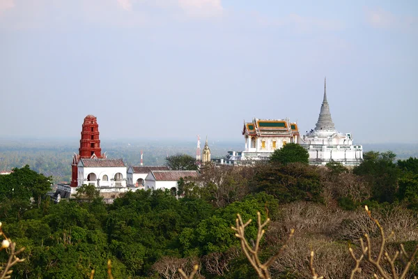 Pohled na maha samanaram chrámu v petchburi, Thajsko — Stock fotografie