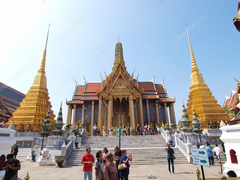 BANGKOK THAILAND - December 29:Tourist and visitors admiring the