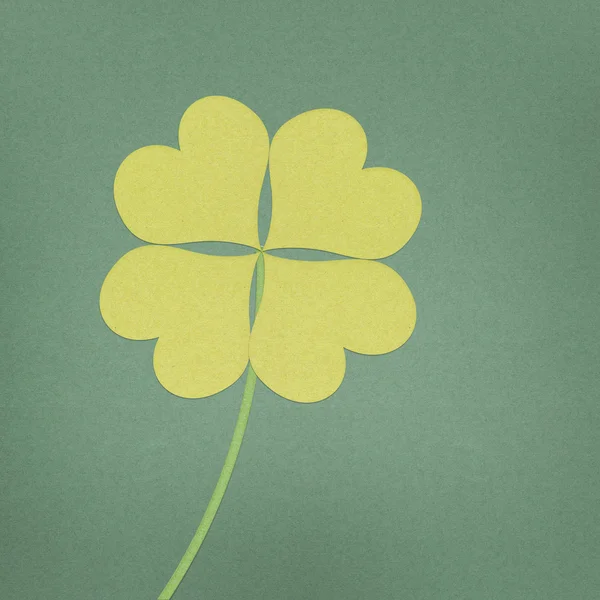 Recycle paper clover with four leaves — Stock Photo, Image
