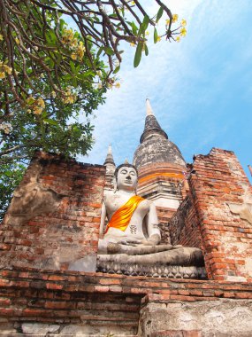 Buda heykelinin wat yai chai mongkol-ayuttaya, Tayland